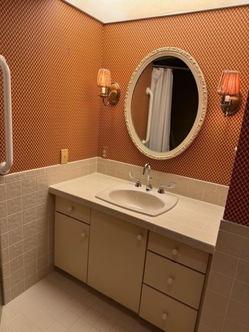 2727 S Lakeshore Drive 7, St. Joseph, MI 49085