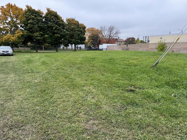 1814-1816 W WALNUT STREET #1820-1822, Milwaukee, WI 53205