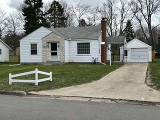 16 W Lynwood Boulevard, Hillsdale, MI 49242