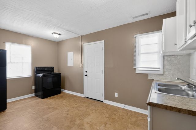 1920 Marsdale Avenue, Columbus, OH 43223
