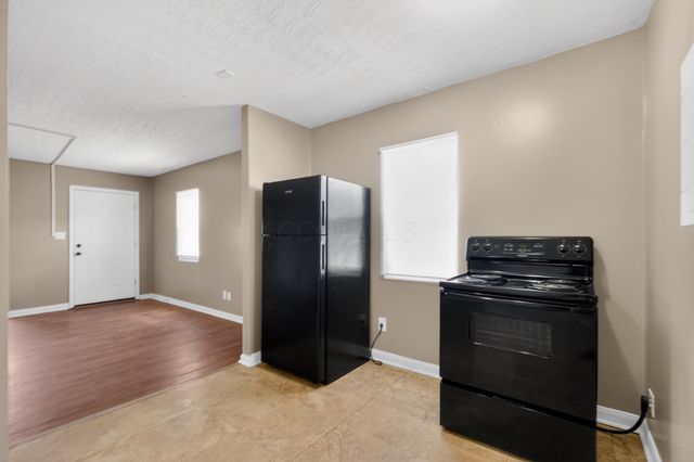 1920 Marsdale Avenue, Columbus, OH 43223