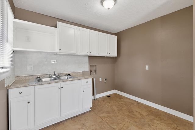 1920 Marsdale Avenue, Columbus, OH 43223