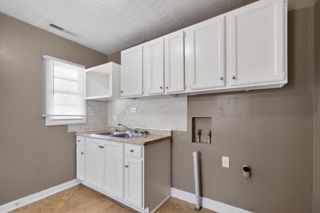 1920 Marsdale Avenue, Columbus, OH 43223