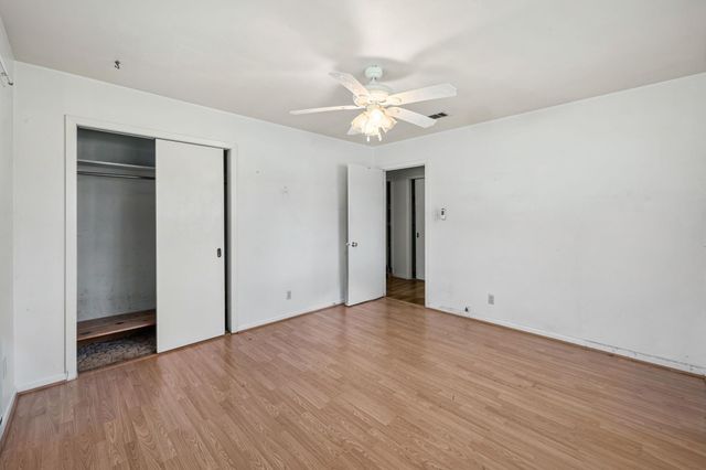 607 Walker Avenue, Cleveland, TX 77327