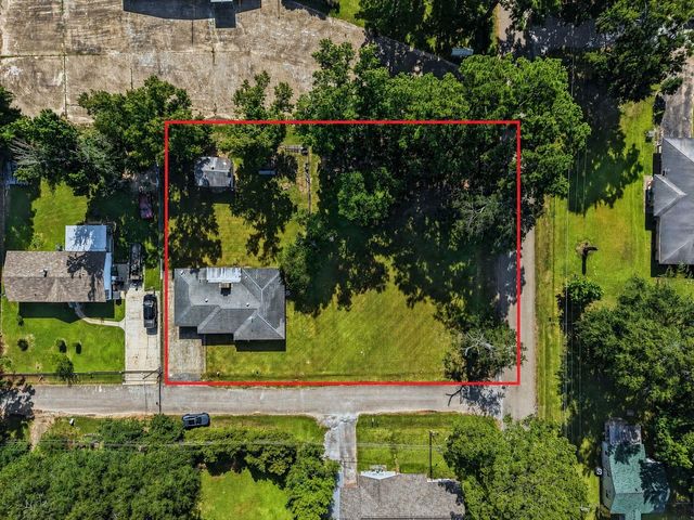 607 Walker Avenue, Cleveland, TX 77327
