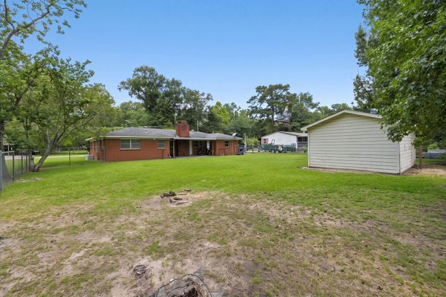 607 Walker Avenue, Cleveland, TX 77327
