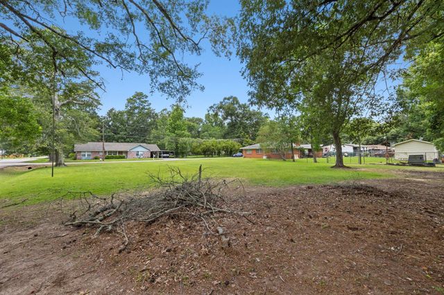 607 Walker Avenue, Cleveland, TX 77327