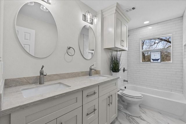 12219 Oakline Drive, Brookside, TX 77581