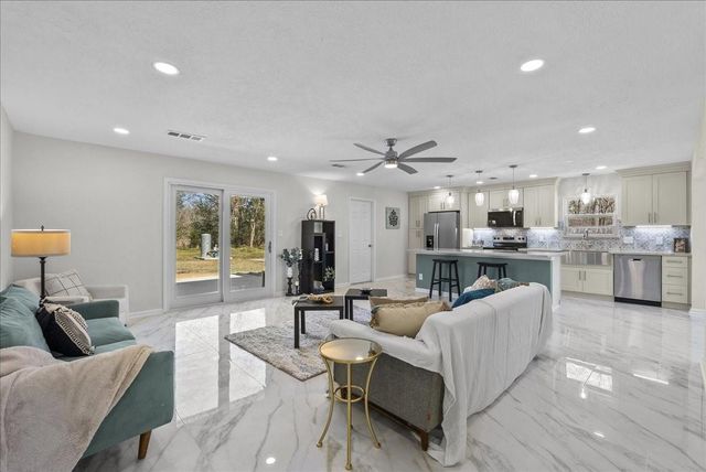 12219 Oakline Drive, Brookside, TX 77581