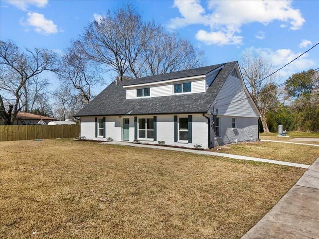 12219 Oakline Drive, Brookside, TX 77581