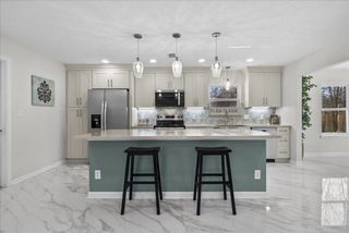 12219 Oakline Drive, Brookside, TX 77581