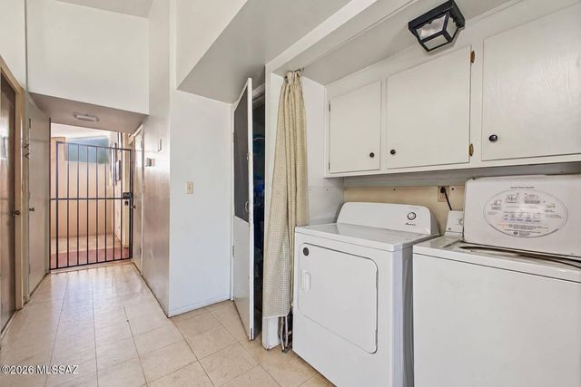 4948 N La Canada Drive, Tucson, AZ 85704