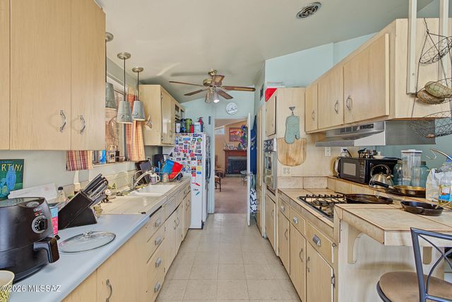 4948 N La Canada Drive, Tucson, AZ 85704