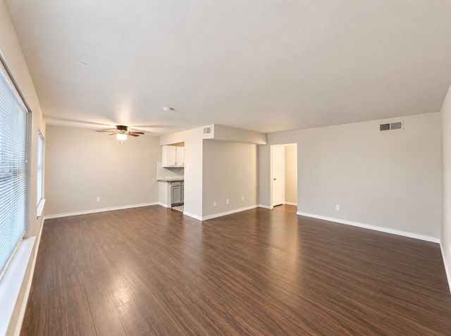 8067 Meadow Road 114, Dallas, TX 75231