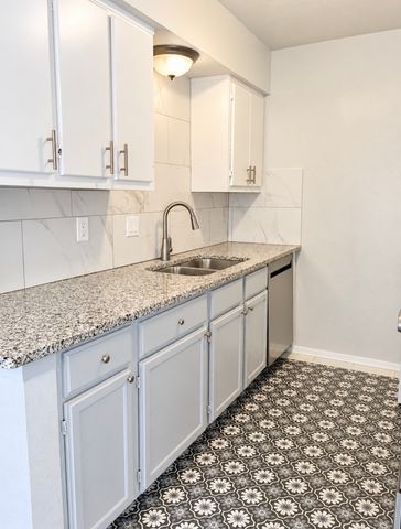 8067 Meadow Road 114, Dallas, TX 75231