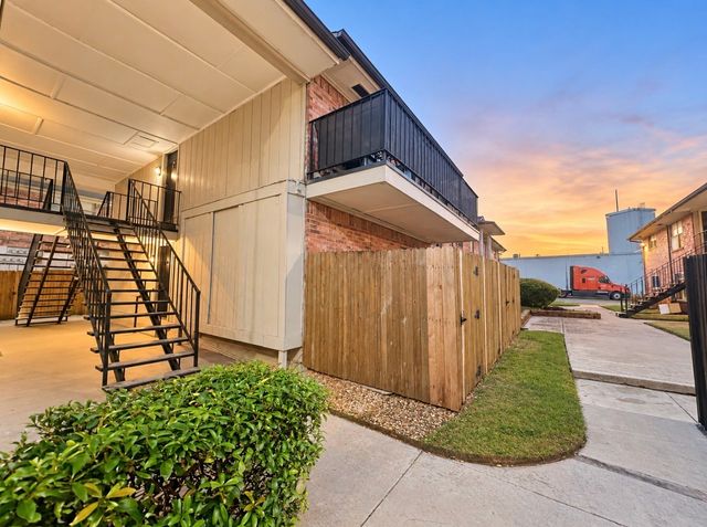 8067 Meadow Road 114, Dallas, TX 75231