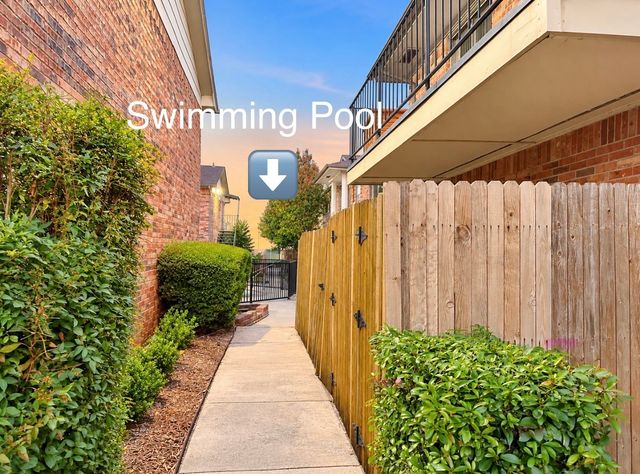 8067 Meadow Road 114, Dallas, TX 75231