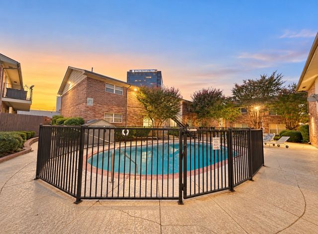 8067 Meadow Road 114, Dallas, TX 75231