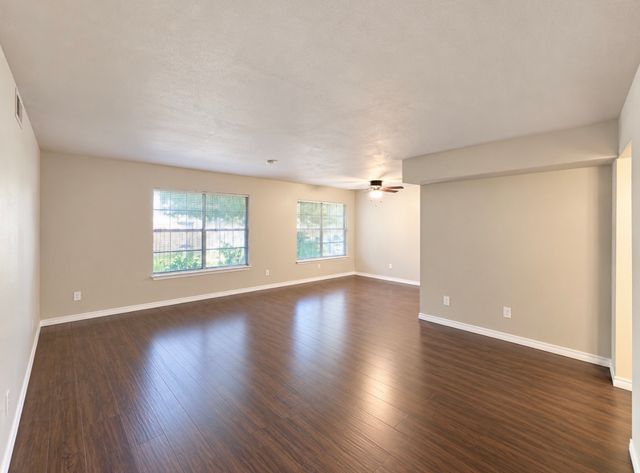 8067 Meadow Road 114, Dallas, TX 75231