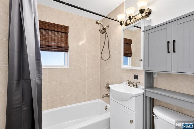 36 Park Avenue, Wanaque, NJ 07420