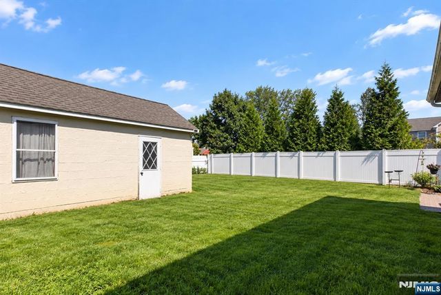 36 Park Avenue, Wanaque, NJ 07420