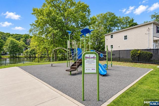 36 Park Avenue, Wanaque, NJ 07420