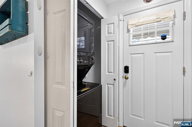 36 Park Avenue, Wanaque, NJ 07420