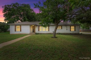 413 S Tyler Street, Mcgregor, TX 76657