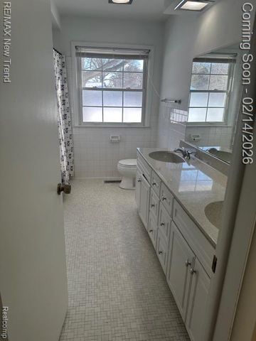 5730 Burnham Road, Bloomfield Hills, MI 48302