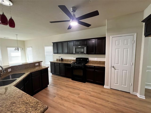 10621 Sunflower Drive, Conroe, TX 77318