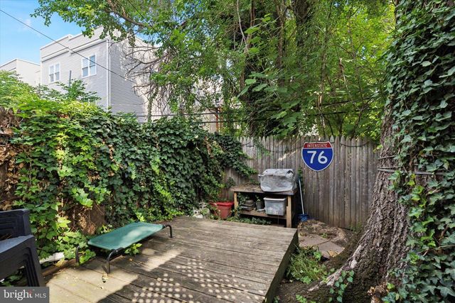 3915 BRANDYWINE ST, Philadelphia, PA 19104