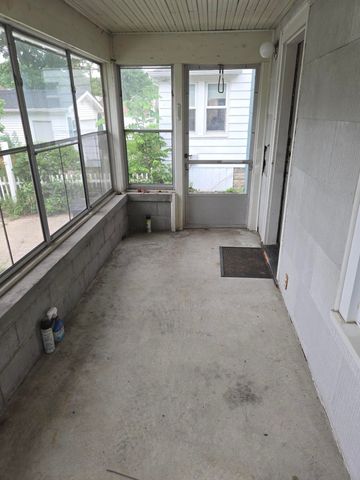 917 Forestdale Road, Royal Oak City, MI 48067