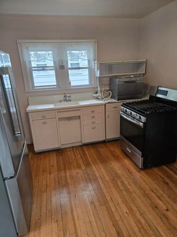 917 Forestdale Road, Royal Oak City, MI 48067