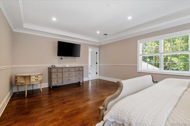 66 Liberty Avenue, Rockville Centre, NY 11570