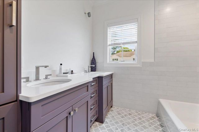 66 Liberty Avenue, Rockville Centre, NY 11570