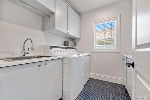 66 Liberty Avenue, Rockville Centre, NY 11570