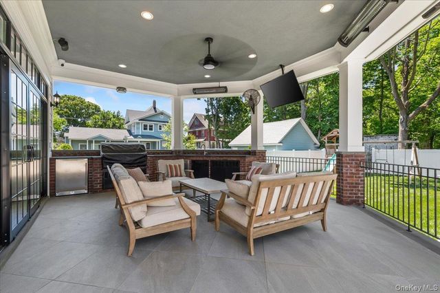 66 Liberty Avenue, Rockville Centre, NY 11570