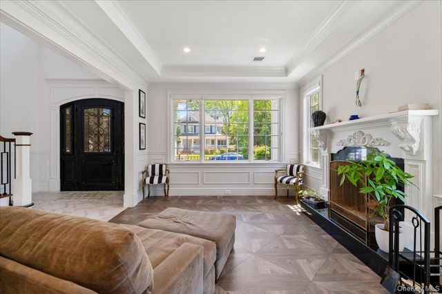 66 Liberty Avenue, Rockville Centre, NY 11570