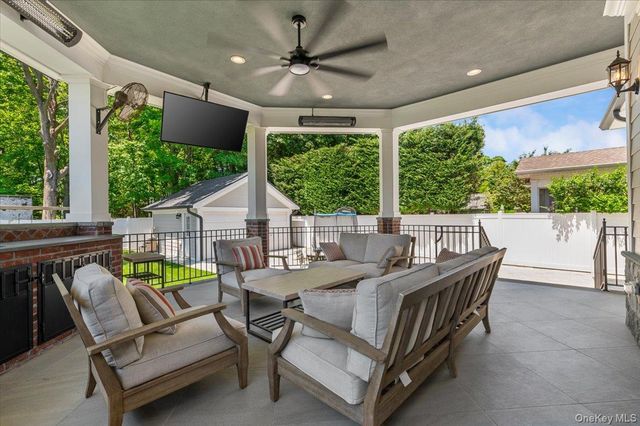 66 Liberty Avenue, Rockville Centre, NY 11570