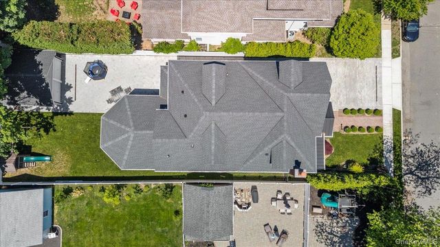 66 Liberty Avenue, Rockville Centre, NY 11570