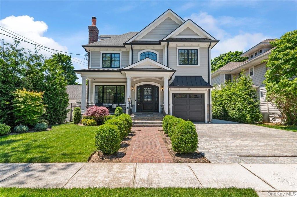 66 Liberty Avenue, Rockville Centre, NY 11570