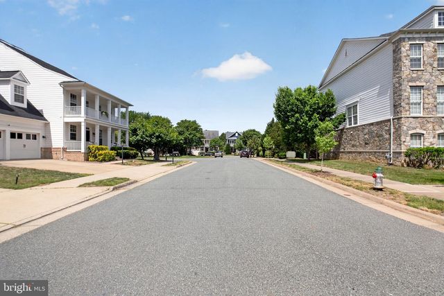 1010 AUSTIN DR, Fredericksburg, VA 22401