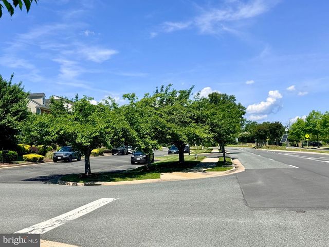 1010 AUSTIN DR, Fredericksburg, VA 22401