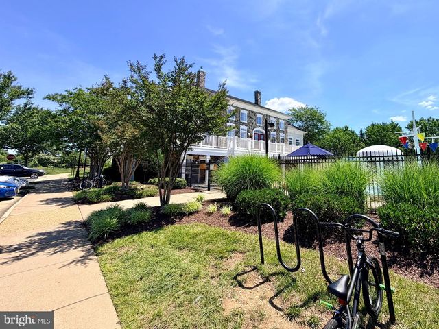 1010 AUSTIN DR, Fredericksburg, VA 22401