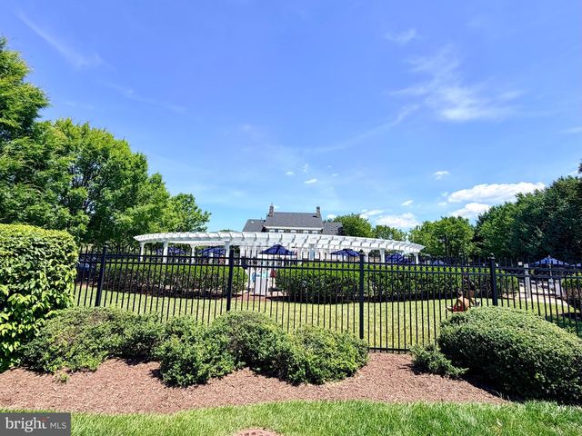 1010 AUSTIN DR, Fredericksburg, VA 22401