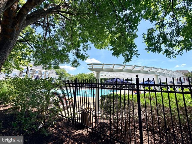 1010 AUSTIN DR, Fredericksburg, VA 22401