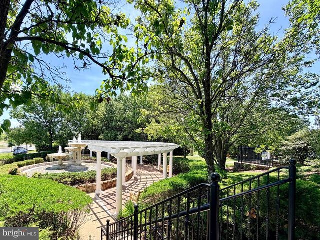 1010 AUSTIN DR, Fredericksburg, VA 22401