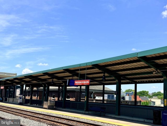 1010 AUSTIN DR, Fredericksburg, VA 22401