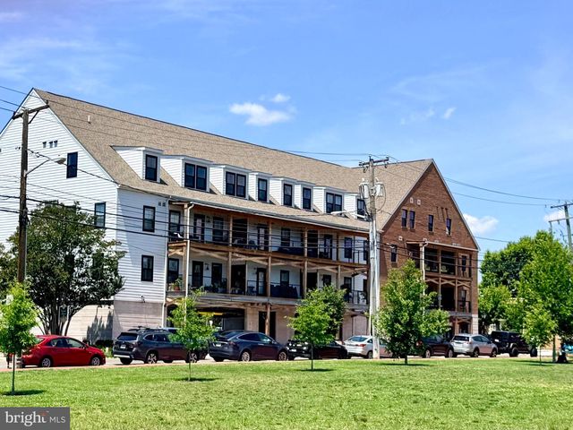 1010 AUSTIN DR, Fredericksburg, VA 22401