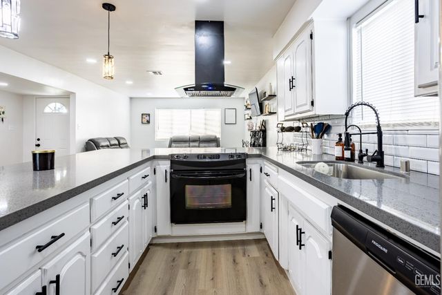 1200 San Vicente Drive, Bakersfield, CA 93307